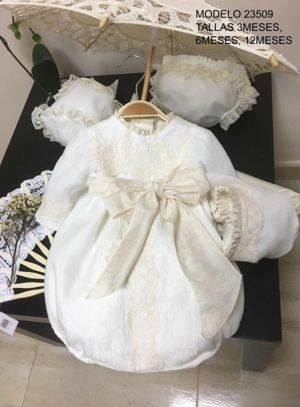 Pelele y gorrito de bautizo Lilus 23509