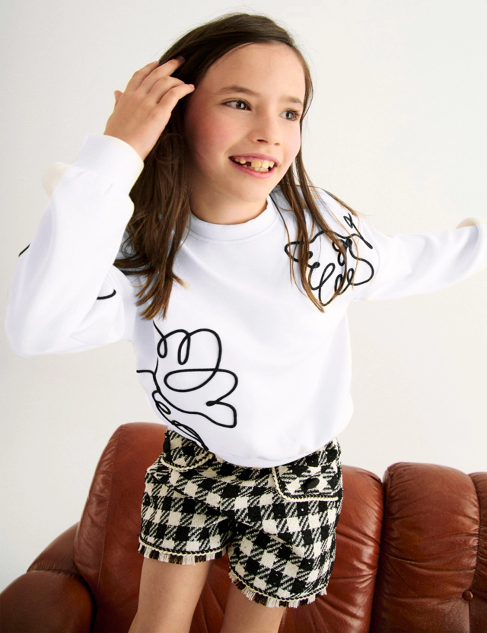 Sudadera bordada Abel y Lula 5822