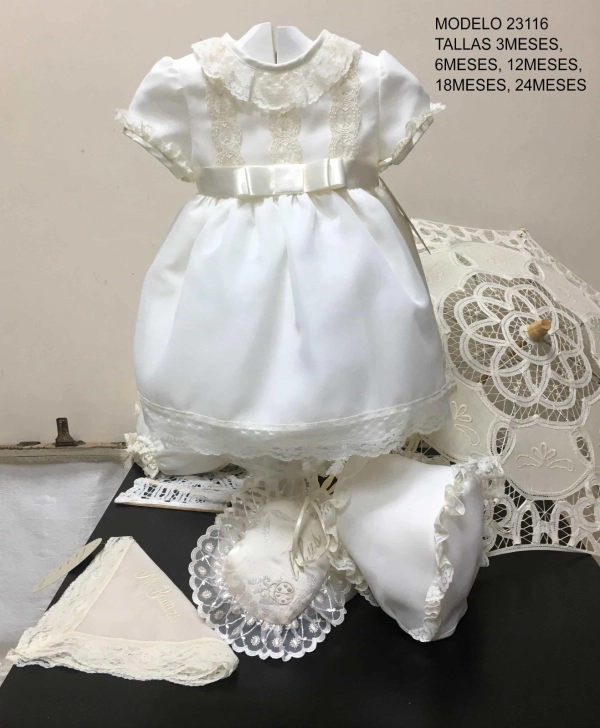 Vestido de bautizo con gorro Lilus 23116